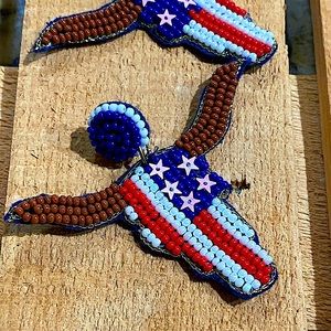 LAST ONE🇺🇸Horn Flag🇺🇸Patriotic  
Seed Bead Ear
